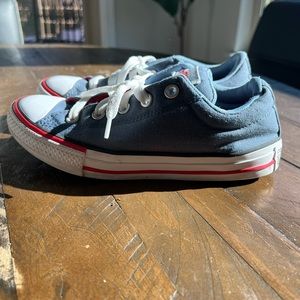 Youth size 4 converses (fits size 7 womens)